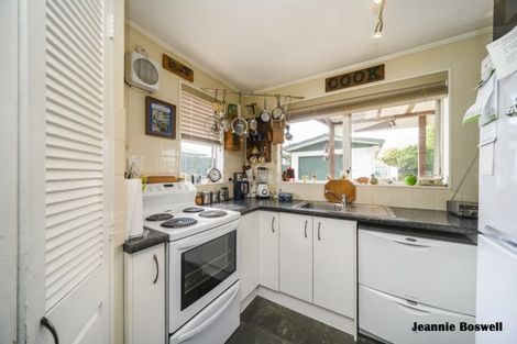 Photo of property in 50 Rhodes Drive, Kelvin Grove, Palmerston North, 4414