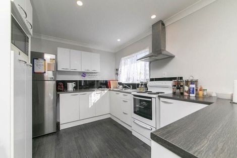 Photo of property in 6 Solea Road, Sunnyvale, Auckland, 0612