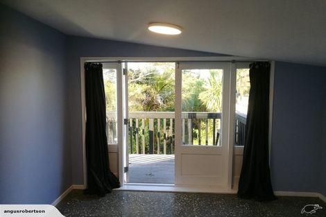 Photo of property in 54 Divich Avenue, Te Atatu South, Auckland, 0610