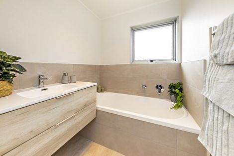 Photo of property in 36 Cranmere Crescent, Mangere East, Auckland, 2024