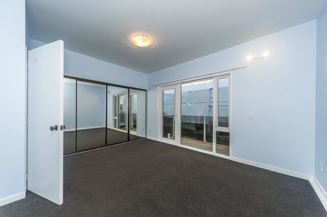 Photo of property in 10 Lawson Place, Mount Victoria, Wellington, 6011