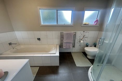 Photo of property in 18 Arawhata Road, Paraparaumu, 5032