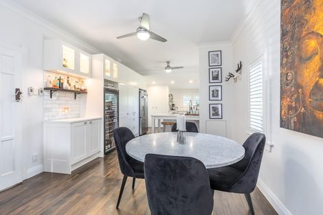 Photo of property in 1/27 Onewa Road, Northcote, Auckland, 0627