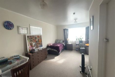 Photo of property in 1 Balmoral Street, Levin, 5510