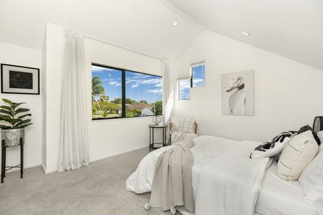 Photo of property in 82 Glenross Drive, Wattle Downs, Auckland, 2103