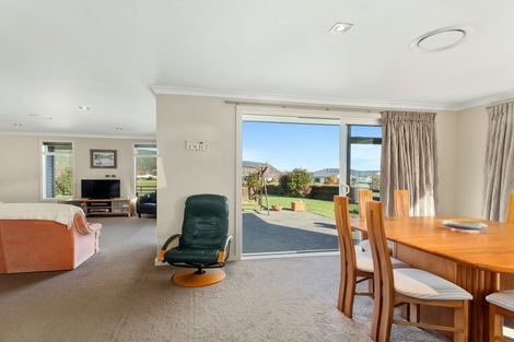 Photo of property in 19 Montgomery Crescent, Kinloch, Taupo, 3377