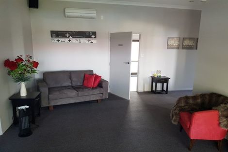 Photo of property in 373 Broadway, Stratford, 4332