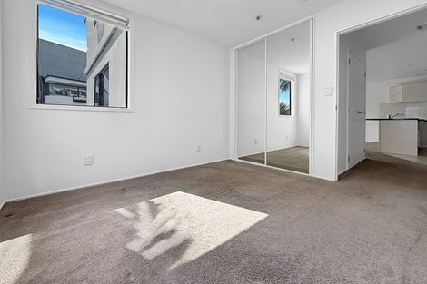 Photo of property in 2h/175 Hurstmere Road, Takapuna, Auckland, 0622