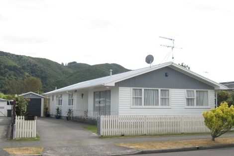 Photo of property in 11 Kentucky Street, Totara Park, Upper Hutt, 5018