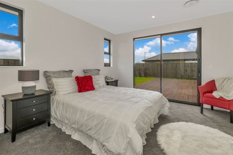 Photo of property in 10 Valour Drive, Rangiora, 7400