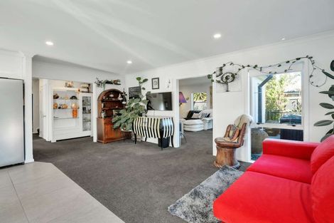 Photo of property in 20 Linkwater Way, Parklands, Christchurch, 8083
