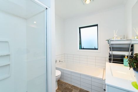 Photo of property in 17 Sinclair Avenue, Highbury, Palmerston North, 4412