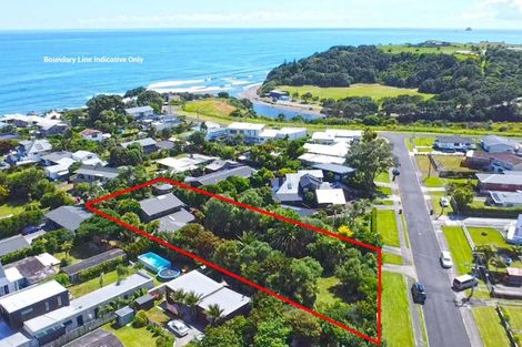 Photo of property in 7-9 Mace Terrace, Oakura, 4314