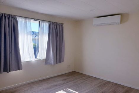 Photo of property in 28 Glen Close, Glen Eden, Auckland, 0602