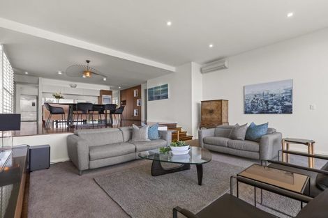 Photo of property in 5c Church Street, Devonport, Auckland, 0624