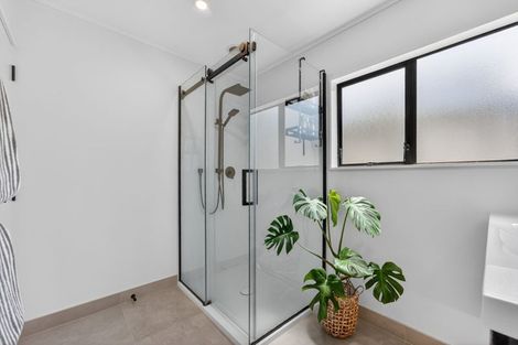 Photo of property in 2/31 Verran Road, Birkenhead, Auckland, 0626