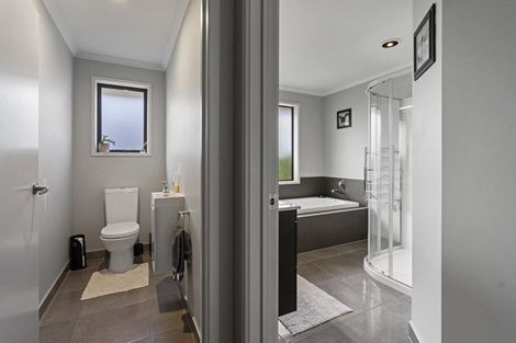 Photo of property in 9 Huetu Place, Bell Block, New Plymouth, 4312