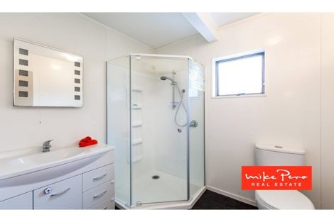 Photo of property in 7 Pokapu Street, Titirangi, Auckland, 0600