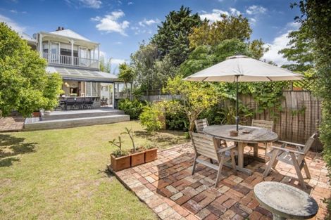 Photo of property in 1 Kerr Street, Devonport, Auckland, 0624
