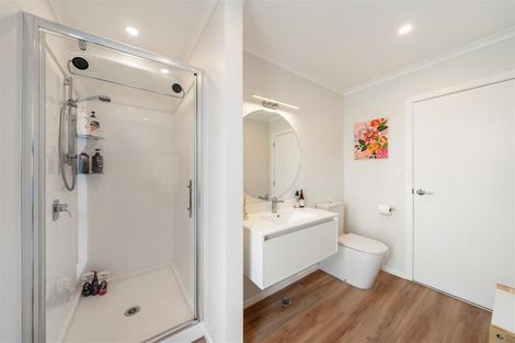 Photo of property in 5 Reid Lane, Wallaceville, Upper Hutt, 5018