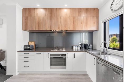 Photo of property in 8 Josland Lane, Wallaceville, Upper Hutt, 5018