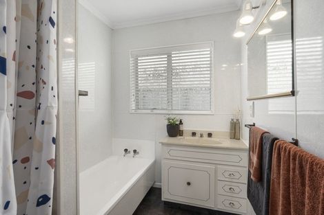 Photo of property in 3/3 Union Street, Merrilands, New Plymouth, 4312