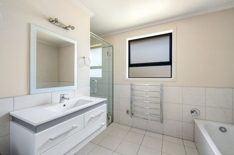 Photo of property in 2 Sherwin Avenue, Albert Town, Wanaka, 9305