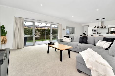 Photo of property in 28 Excelsa Place, Papamoa Beach, Papamoa, 3118