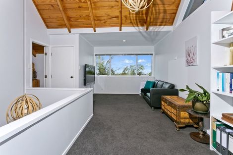 Photo of property in 154 Oaktree Avenue, Browns Bay, Auckland, 0630