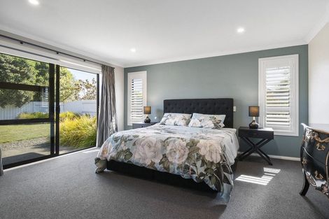 Photo of property in 25 Trump Place, Kelvin Grove, Palmerston North, 4414
