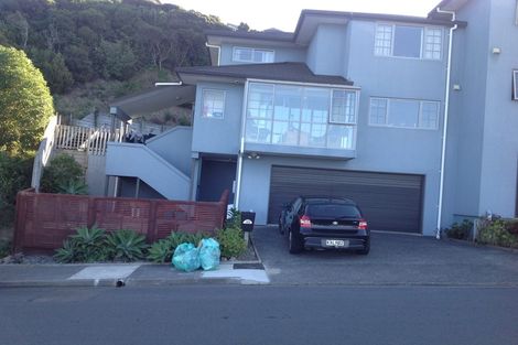 Photo of property in 36b Tamworth Crescent, Newlands, Wellington, 6037