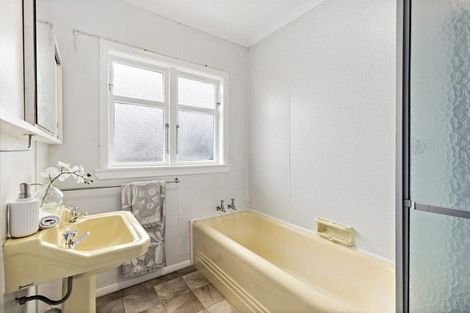 Photo of property in 54 Beauchamp Street, Karori, Wellington, 6012