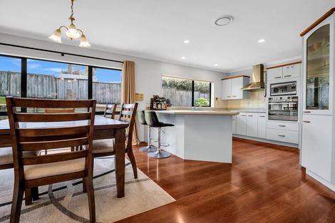 Photo of property in 13 Guernsey Place, Grandview Heights, Hamilton, 3200