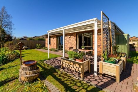 Photo of property in 10 Heaphy Place, Pukehangi, Rotorua, 3015