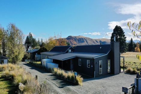 Photo of property in 4 Dwyer Place, Lake Tekapo, 7999