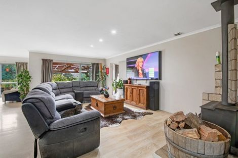 Photo of property in 42 Urumaraki Avenue, Helensville, 0800