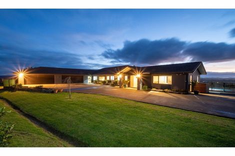 Photo of property in 161 Mangakura Road, Helensville, 0875