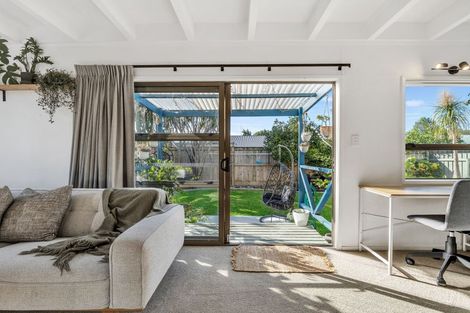 Photo of property in 2/506 Devonport Road, Tauranga South, Tauranga, 3112