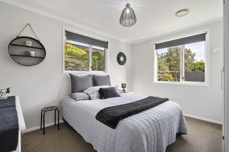 Photo of property in 10 Wikiriwhi Crescent, Awapuni, Palmerston North, 4412