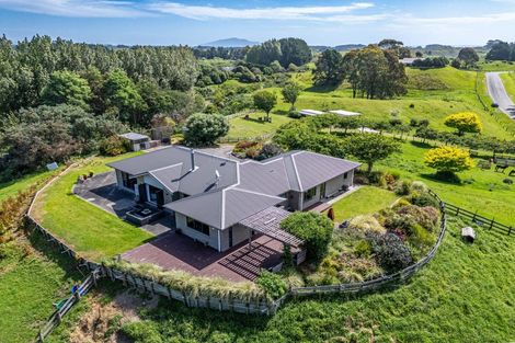 Photo of property in 205 Taylors Road, Otaki, 5583