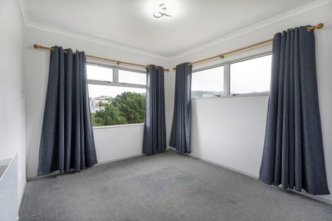 Photo of property in 18 Cresswell Place, Johnsonville, Wellington, 6037