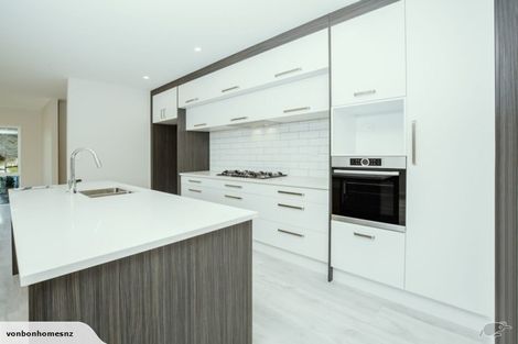 Photo of property in 52 Schoolside Road, Kumeu, 0810