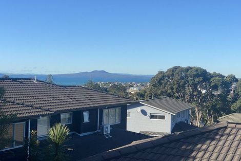 Photo of property in 94 Carlisle Road, Browns Bay, Auckland, 0632