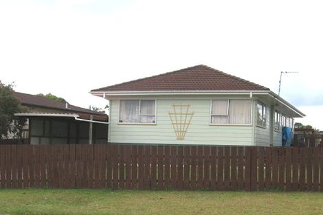 Photo of property in 14 Katrina Place, Massey, Auckland, 0614