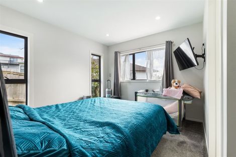 Photo of property in 8a Clearview Heights, Ranui, Auckland, 0612