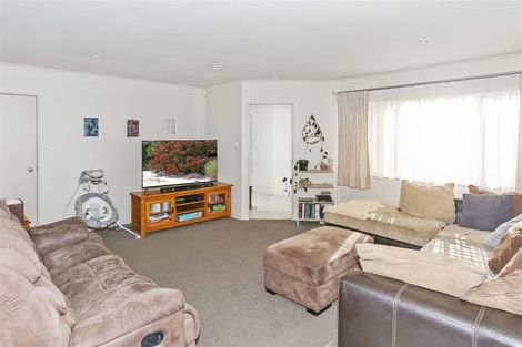 Photo of property in 21 Milson Drive, Papakura, 2110