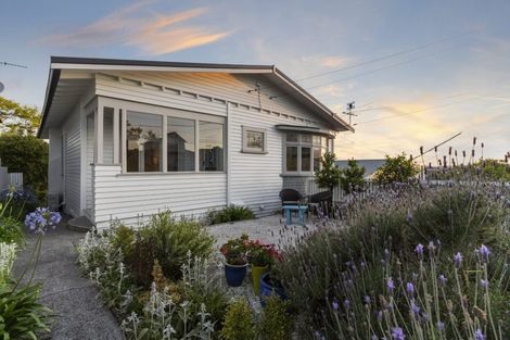Photo of property in 8 Westmere Crescent, Westmere, Auckland, 1022