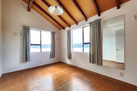 Photo of property in 1 Maramanui Way, Karaka Bays, Wellington, 6022