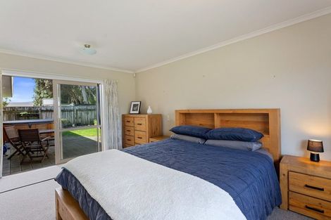 Photo of property in 106 Weggery Drive, Waikanae Beach, Waikanae, 5036