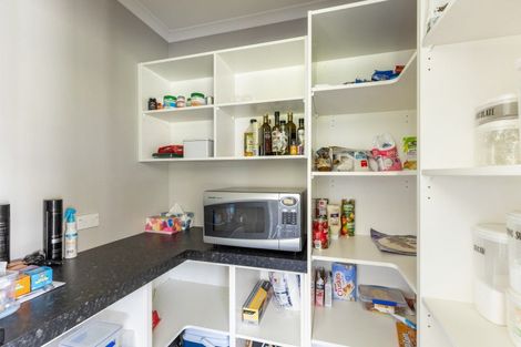 Photo of property in 39 Kairau Road East, Brixton, New Plymouth, 4373